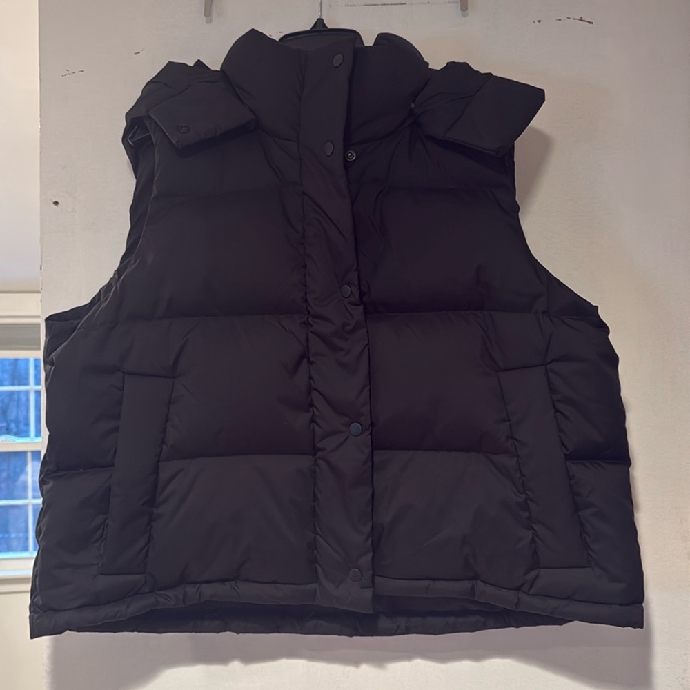 Lululemon Black Wunder Puff Cropped Vest Sz 12